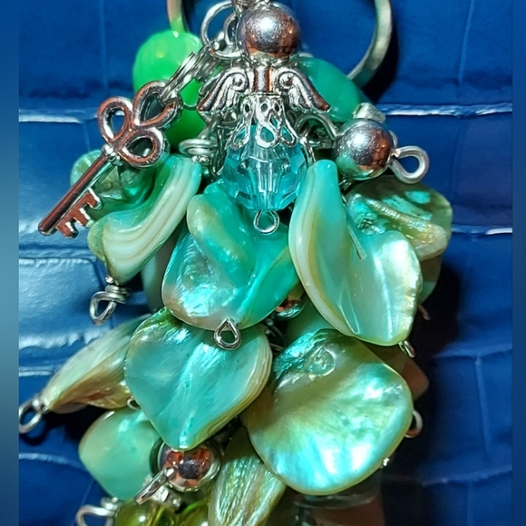 #L❤️VE HANDMADE. Purse Charm. 👜BLUEGREEN SHELL - Picture 4 of 11